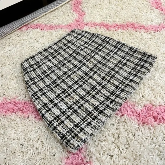 Aritzia Babaton Little Tweed Black/Pastel Mini Skirt - Picture 2 of 4